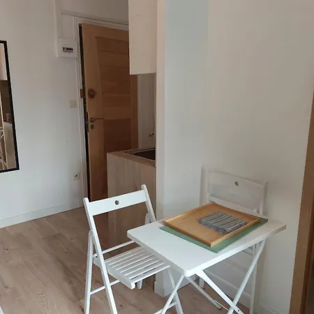 Entierement Equipe Avec Balcon Et Acces Jardin Lejlighed Perpignan
