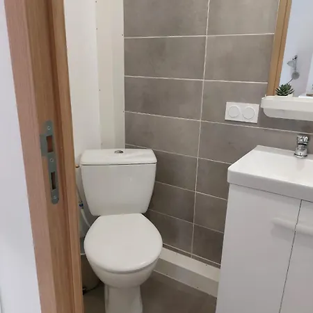 Entierement Equipe Avec Balcon Et Acces Jardin Perpignan