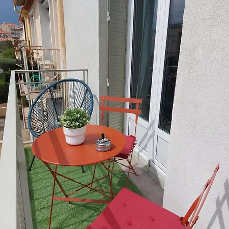 Lejlighed Entierement Equipe Avec Balcon Et Acces Jardin